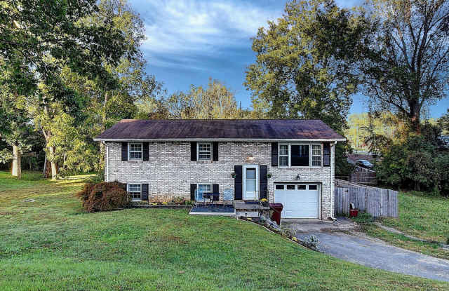 4011 W Englewood Blvd photos photos