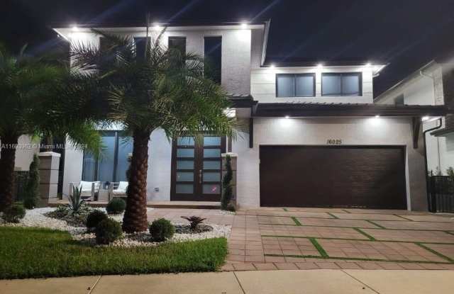 16025 NW 88th Ct Gallery 3