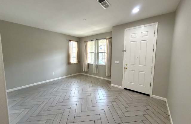1607 Roma Drive Gallery 3
