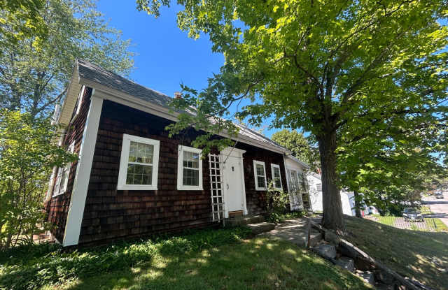 PRICE IMPROVEMENT! Single Family Cape AVAILABLE in Rochester, NH! photos photos