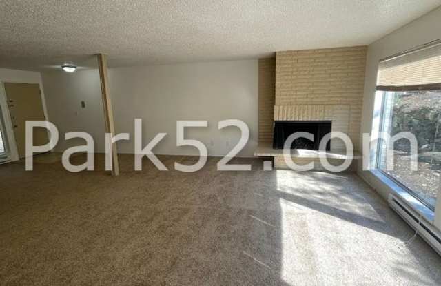 1/2 Off First Full Month! Lower Level 2 Bedroom 1 Bathroom Apartment in Tacoma Gallery 2