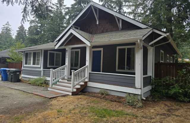 4 Bedroom in Convenient Lakewood Location! Gallery 3
