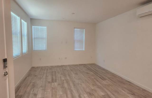 2 Bedroom 2.5 Bathroom home at the Mill on Broadway Gallery 4