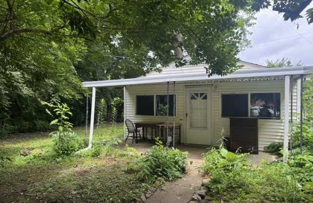 590 Riverview Dr photos photos