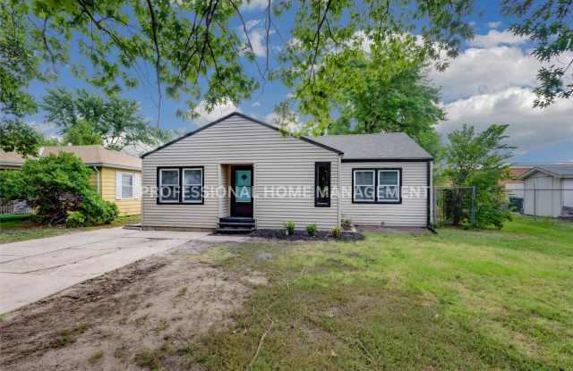 Spacious 4 bedroom home with 2 car garage photos photos