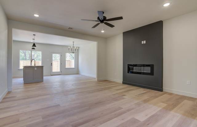 2405 Joliet Avenue Gallery 3
