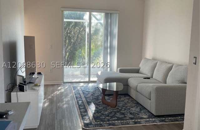 18734 SW 28th Ct Gallery 3