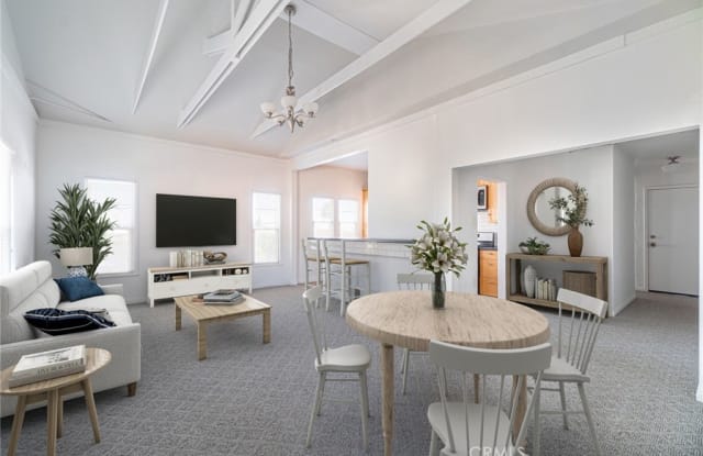 1327 W 13th Street - 1327 West 13th Street, Los Angeles, CA 90732