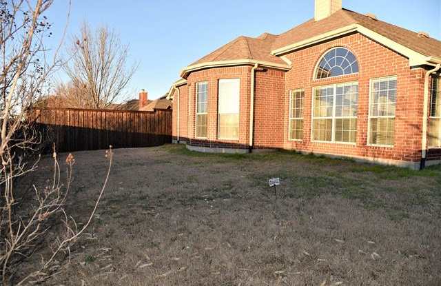 2328 Crestridge Drive Gallery 3