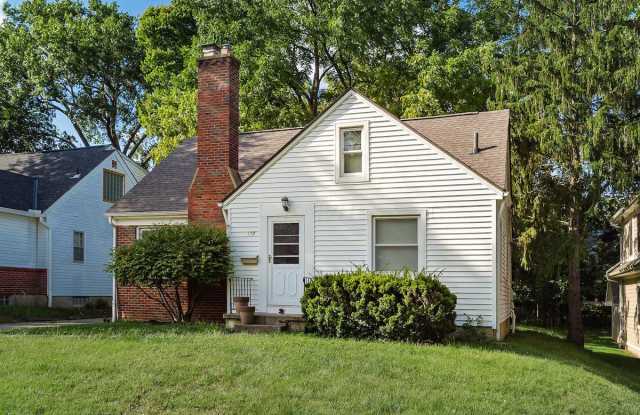 112 Howard Avenue Gallery 3