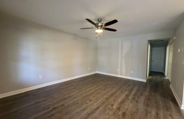 ~~ Pretty 2-bedroom updated duplex in Burlington ~~ Gallery 3