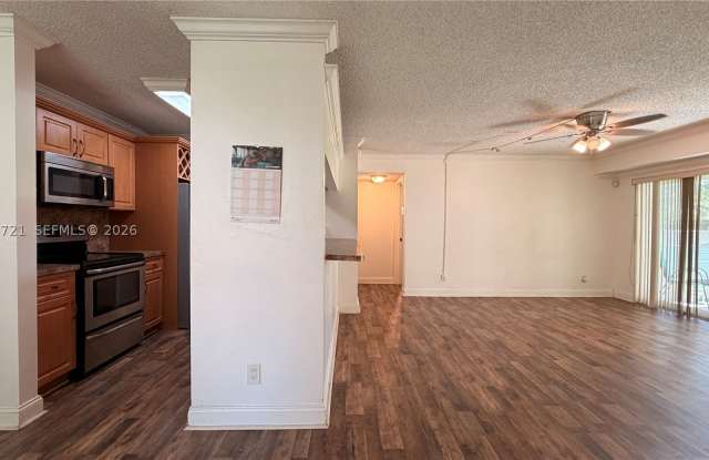 10610 SW 158th Ct Gallery 2