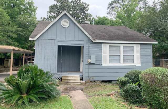 7520 E Maxroy St - 7520 East Maxroy Street, Houston, TX 77088