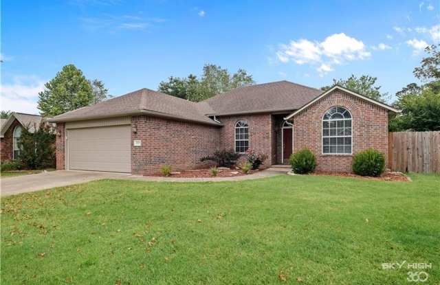 Spacious Split Floorplan with a Private Backyard in an Unbeatable Location! Gallery 1