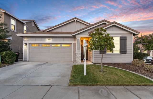 Newer Home on Large Corner Lot with Lots of Natural Light! photos photos