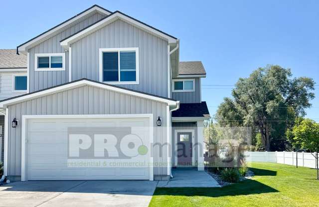 3 bd, 2.5 bath Townhouse in Rigby - 311 Lemmon Lane, Rigby, ID 83442