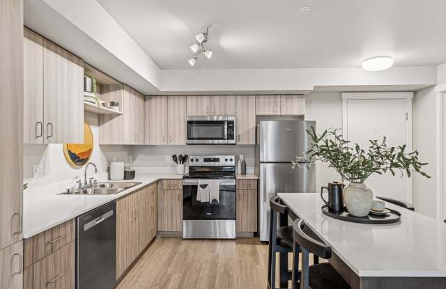 Adara at Totem Lake photos photos