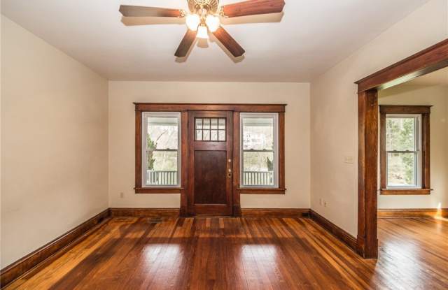 2450 Pleuchel Gallery 3