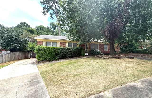 ** 3 Bed 1 Bath located in Hillwood Club off of Zelda ** Call 334-366-9198 to schedule a self-tour!!!! photos photos