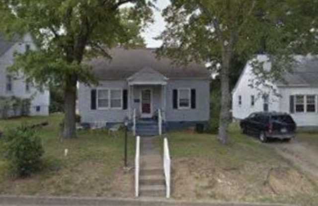 1015 Noblin Avenue - 1015 Noblin Avenue, South Boston, VA 24592