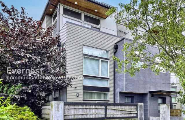 2618 Eastlake Avenue East photos photos