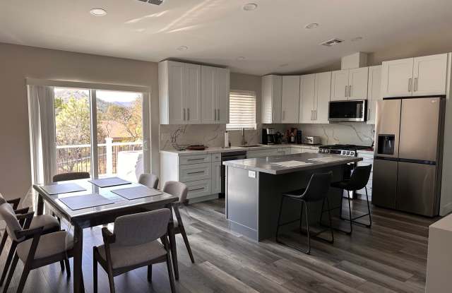 4601 East Robin Drive - 1 Gallery 4