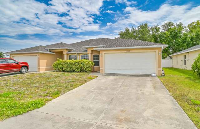 ** Rarely Available  ~ 3/2 Duplex W/ 2 Car Garage ~ Updated ** photos photos