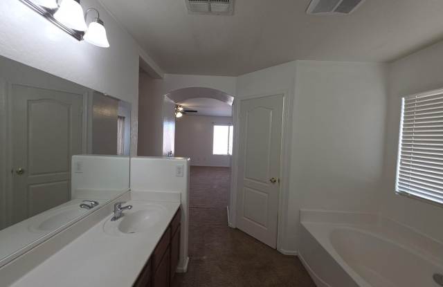 37189 W LEONESSA Avenue Gallery 4
