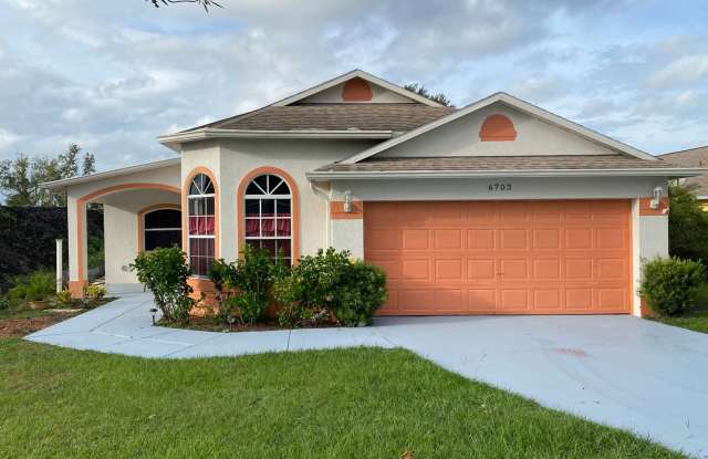 4 Bedroom 2 Bath Single Family Home in Orlando! photos photos