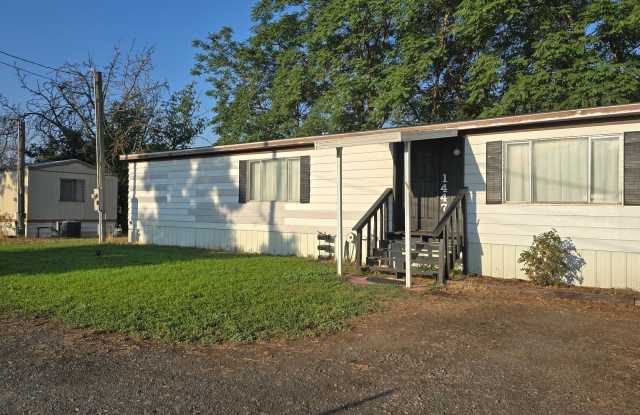 Welcome to this 3-bedroom, 2-bathroom home located in the heart of Clarkston, WA. photos photos