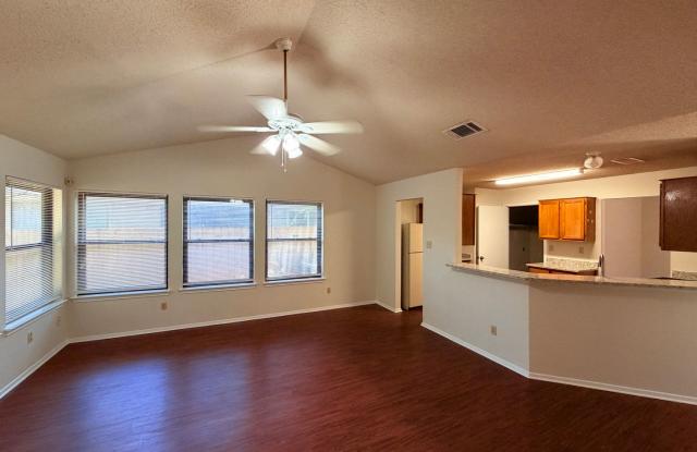 Great 3/2 single story home on a quiet street in Round Rock! Gallery 4