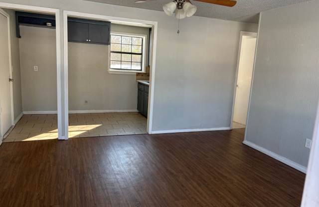 2 Bed 1 Bath Stone Home in Del City Gallery 3