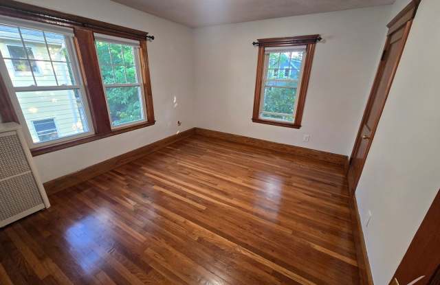 25 Milton St #2B Newton MA 02465 Gallery 4