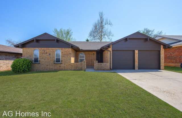 116 E Cypress Ave - 116 East Cypress Avenue, Yukon, OK 73099