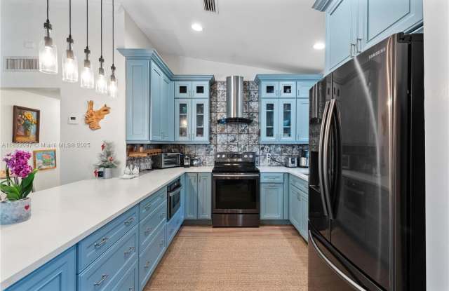 2900 Whitehead St photos photos