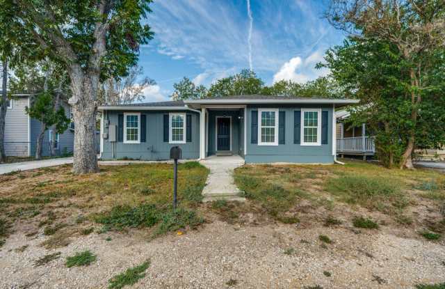 Beautiful 3 - Bedroom One Story Home in Seguin Tx Gallery 4