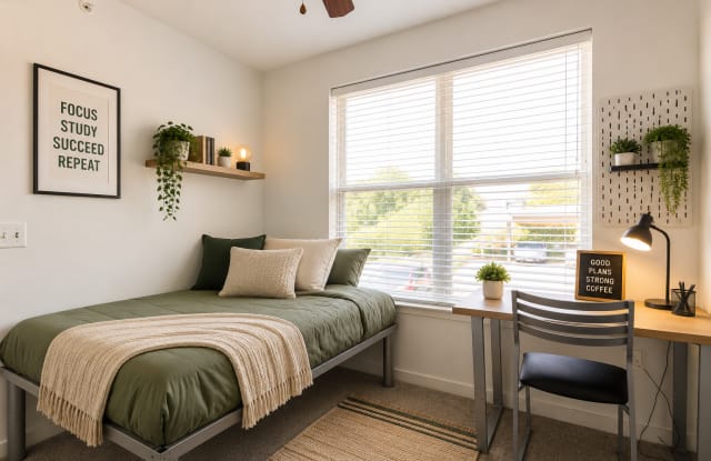 Hawks Landing Apartments - Co-Living Gallery 2