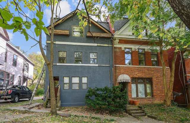 2230 Kemper Ln photos photos