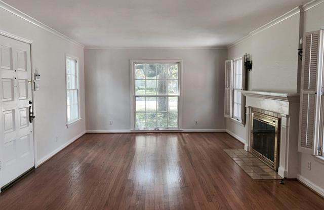 2804 Stanford Avenue Gallery 3