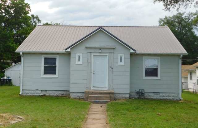 2 Bed 1 Bath House in El Dorado w/ Hardwood Floors and Central Heat and Air photos photos