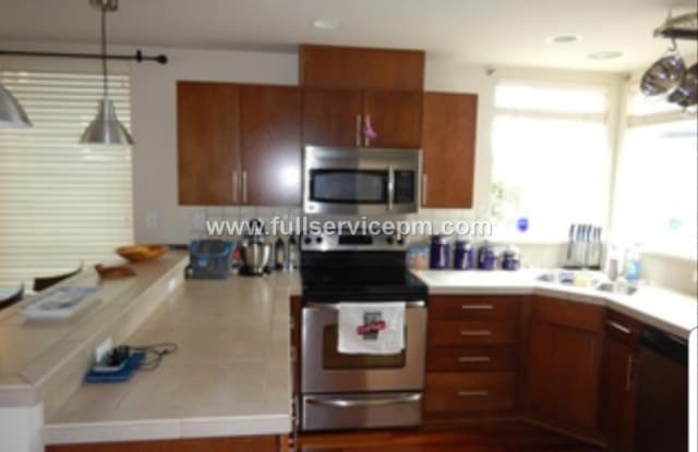 490 N 130th St - 490 North 130th Street, Seattle, WA 98133
