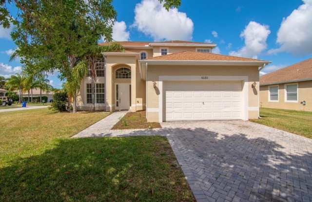 4Bed/3Bath Executive Style Home~Pond View~Garage~2858 Sq Ft! photos photos