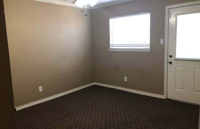 3/1.5 House with HUGE backyard available in February! photos photos