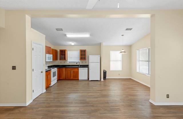 3 Bedroom 2 Bathroom Unfurnished House for 1 Year Lease! photos photos