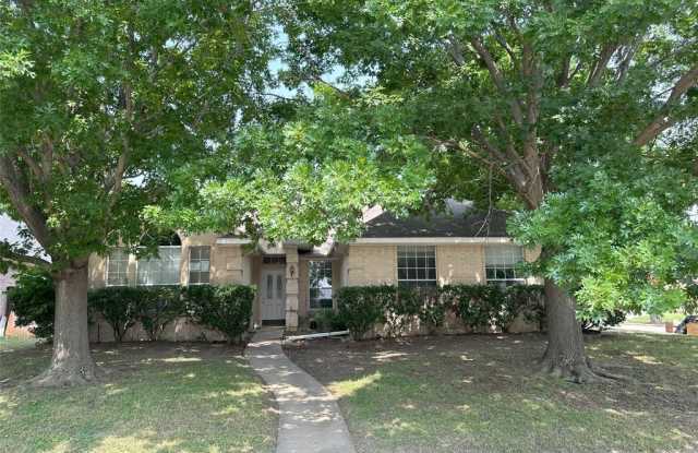 7800 Crestview Drive - 7800 Crestview Drive, Plano, TX 75024