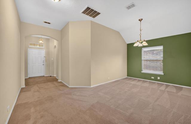 Cozy 3 bedroom home with walk-in closets! Gallery 3