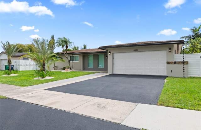 8440 SW 201st St photos photos