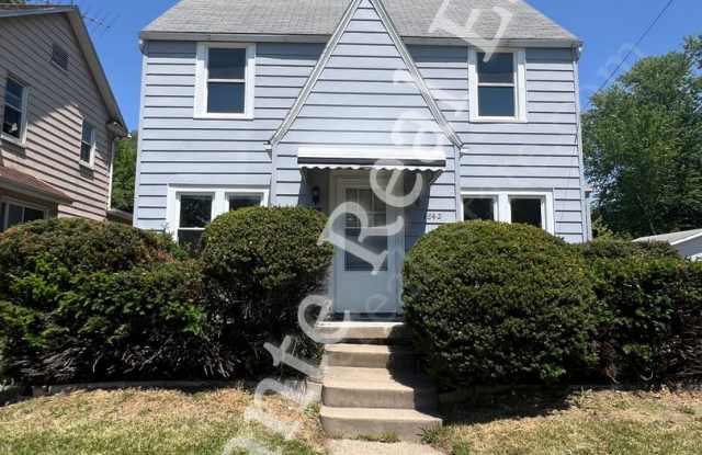 Cozy 3-Bedroom Home in West Toledo - 1842 Marlow Road, Toledo, OH 43613
