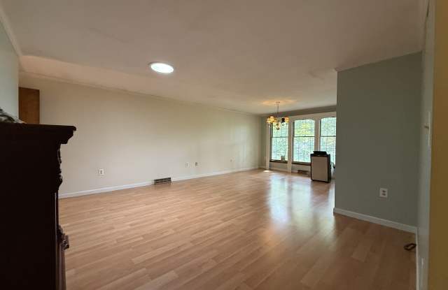 56 Wedgewood Drive Gallery 3