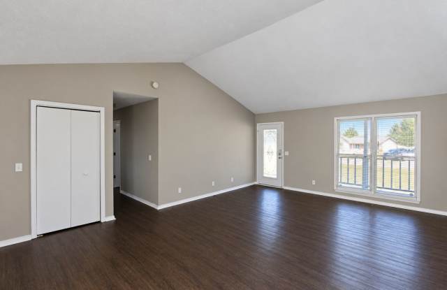 Pet-Friendly 3-Bedroom Home with Wraparound Porch Gallery 4